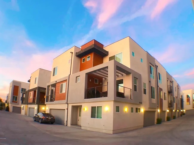 Building Photo - 8435 Tweedy Ln