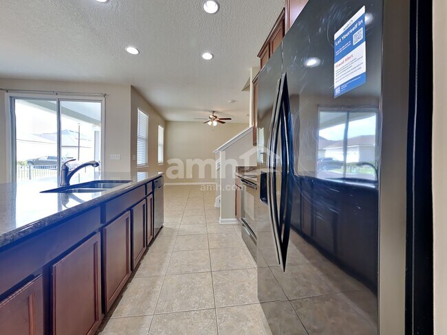Building Photo - 304 Blossom Way