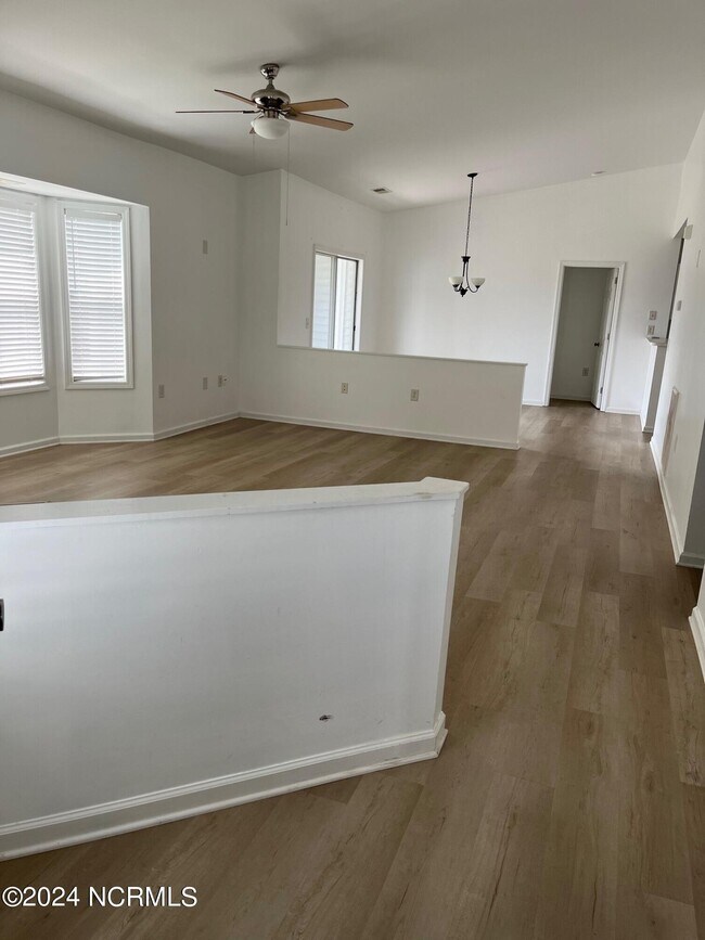 Building Photo - 4136 Breezewood Dr