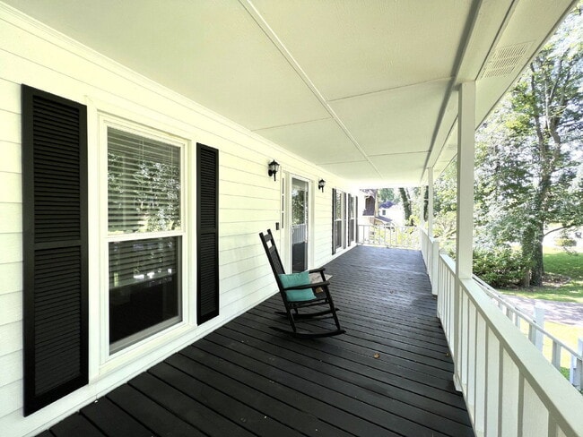 Building Photo - 3324 Devaughn Dr