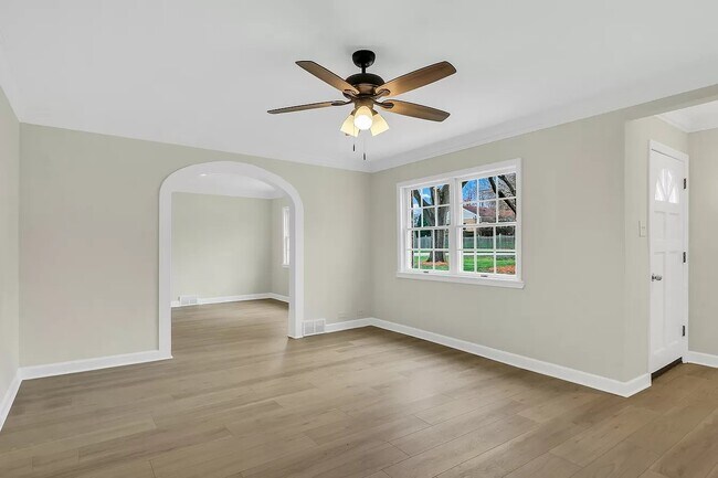 Building Photo - 1650 Bell
