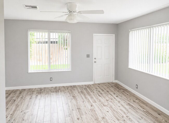 Foto del edificio - 125 NE 30th Ct