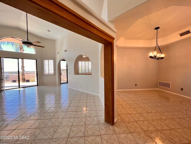 Foto del edificio - 10123 N Alder Spring Dr