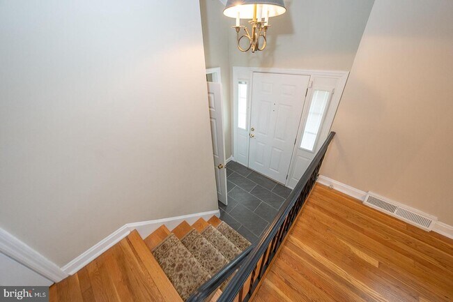 Foto del edificio - 2304 Larkwood Dr