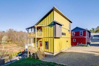 Building Photo - 613 Salem Heights Ln
