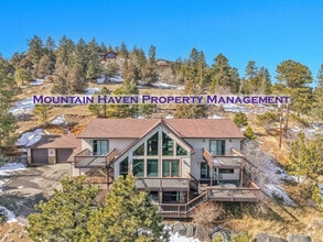 Building Photo - 1177 Hyland Dr