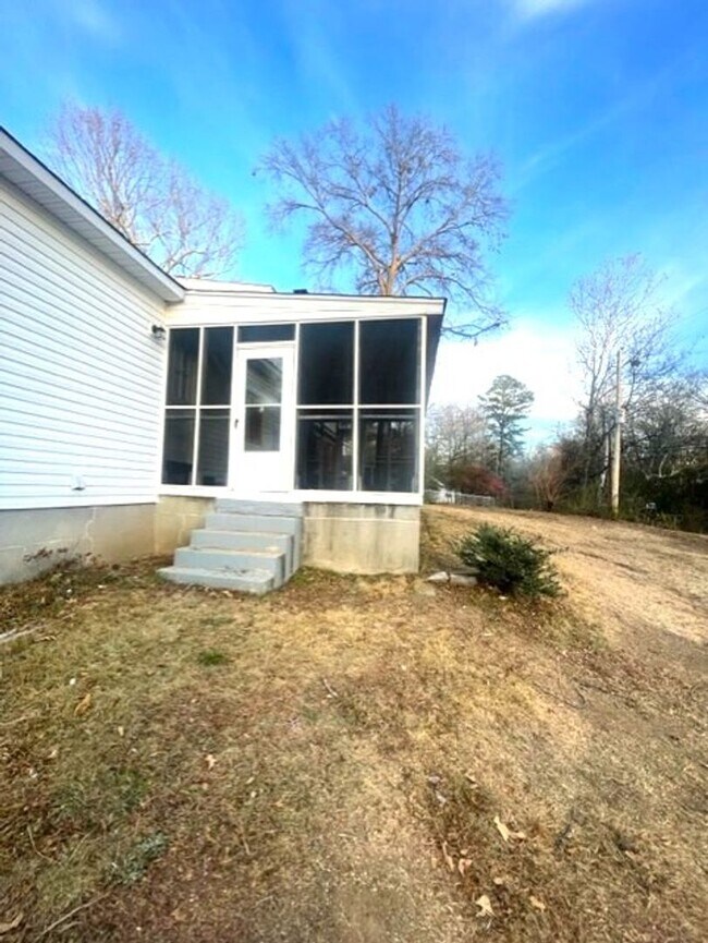 Building Photo - Newly Renovated Home In Raleigh