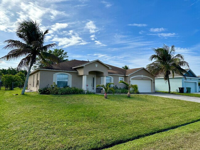 Foto del edificio - 1552 SW Apricot Rd