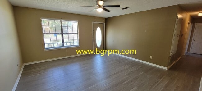 Foto del edificio - 3 BD. 2 BA. home in Cabot.