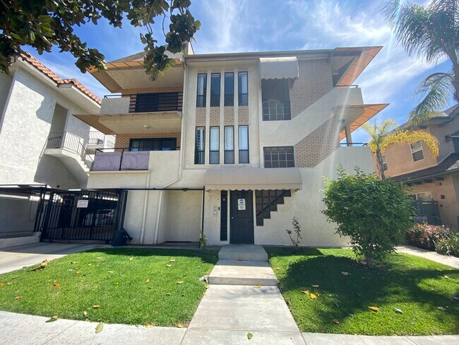 Building Photo - 134 N Everett St