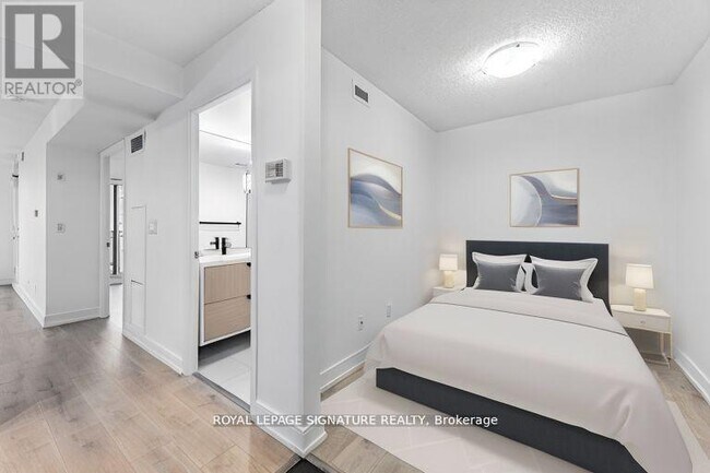 Building Photo - 205 The Donway W