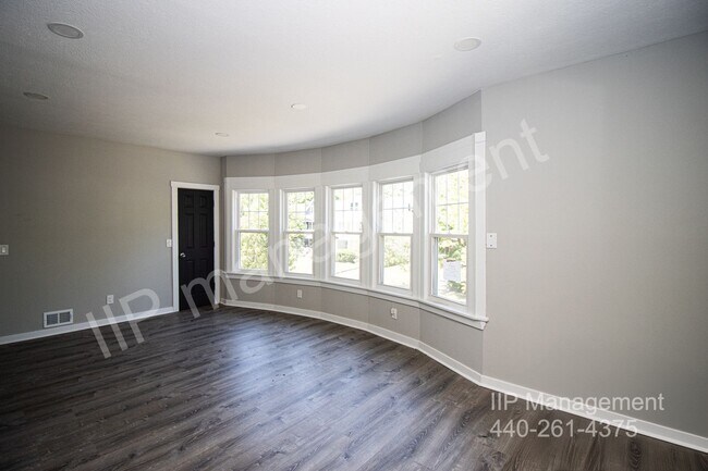 Building Photo - Beautiful 3-Bedroom Home in Cleveland Heig...