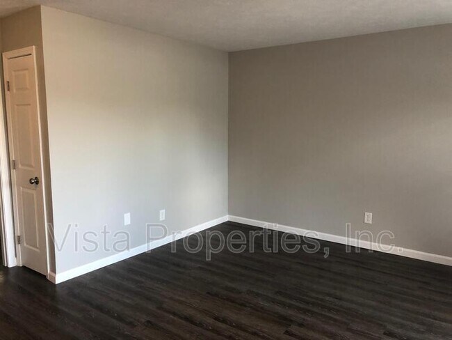 Foto del edificio - 4800 Saddlebrook Ln