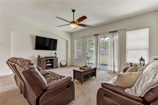 Foto del edificio - Charming 3-Bedroom Home in The Hideaway – ...