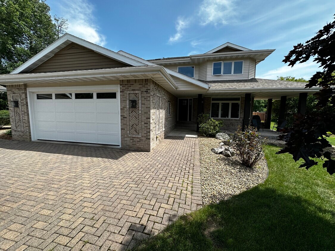 Foto principal - 4270 Westwood Rd