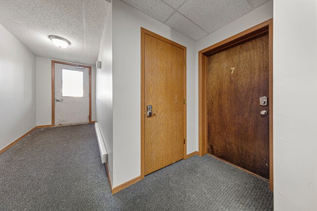 Foto del edificio - 1402 Division St W