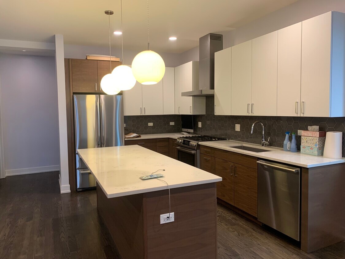 Foto del edificio - 1217 N California Ave