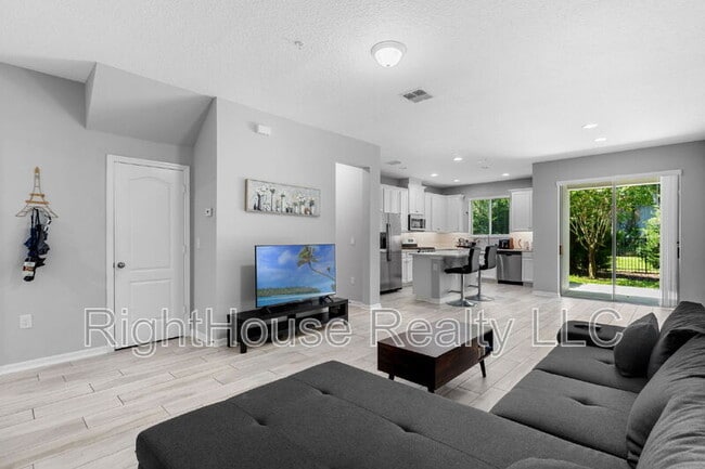 Building Photo - 323 Rustic Loop