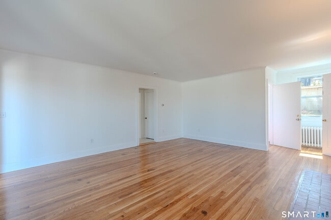 Foto del edificio - 2 Maplewood Terrace