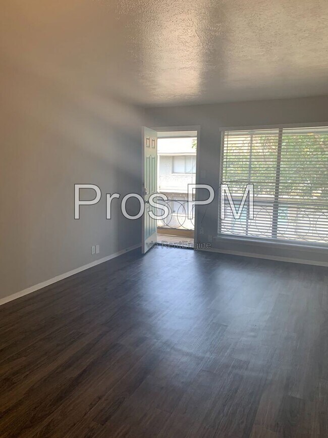 Foto del interior - Monarch Court