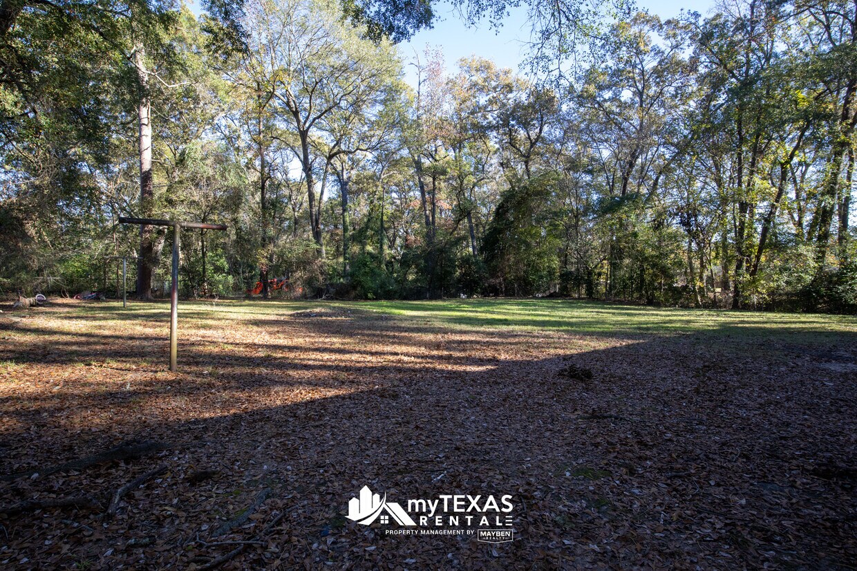 Building Photo - 403 Dogwood Ln