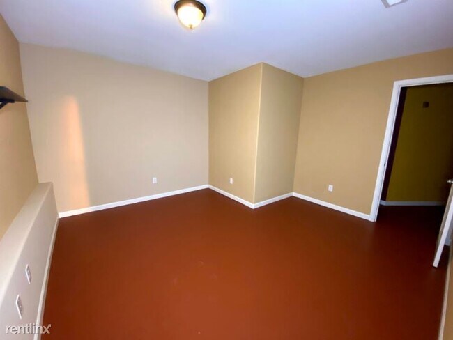 Building Photo - 2 br, 1 bath Apartment - 3647 NW Orchard Ct
