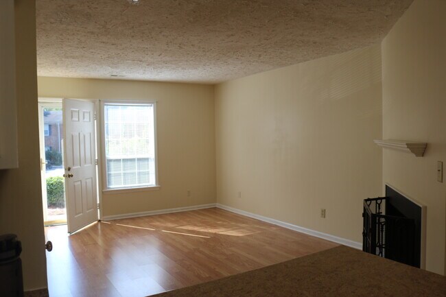 Foto del edificio - 113 Chaucer Ct