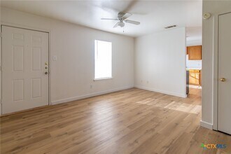 Building Photo - 1601 Benttree Dr