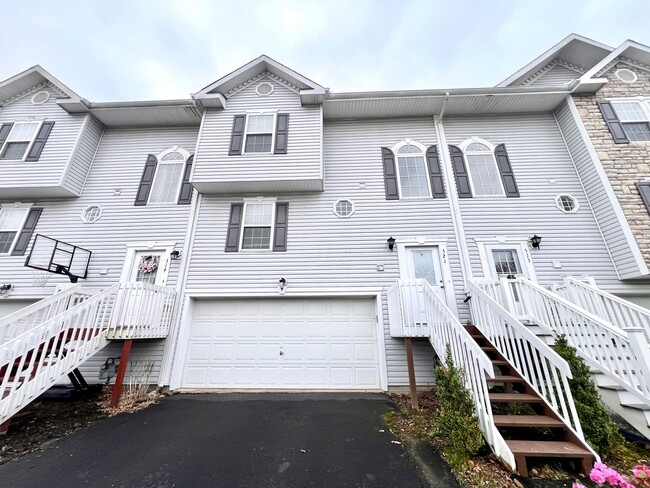 Building Photo - Cranberry Township - 3 Bedroom 2.5 Bathroo...