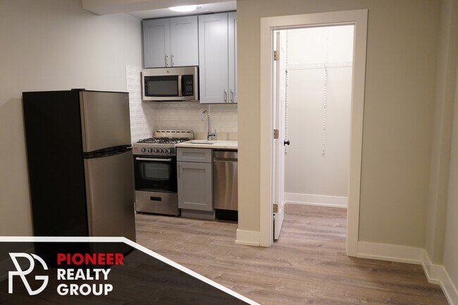 Foto del edificio - 501 W Belmont Ave