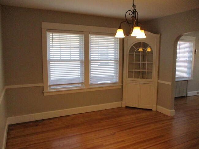 Foto del edificio - 410 Morse Ave