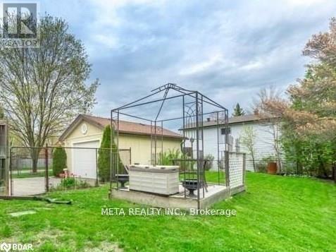 Photo du bâtiment - 2267 25th Side Rd