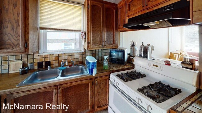 Building Photo - 4 br, 2 bath House - 2052 Johnson Ave