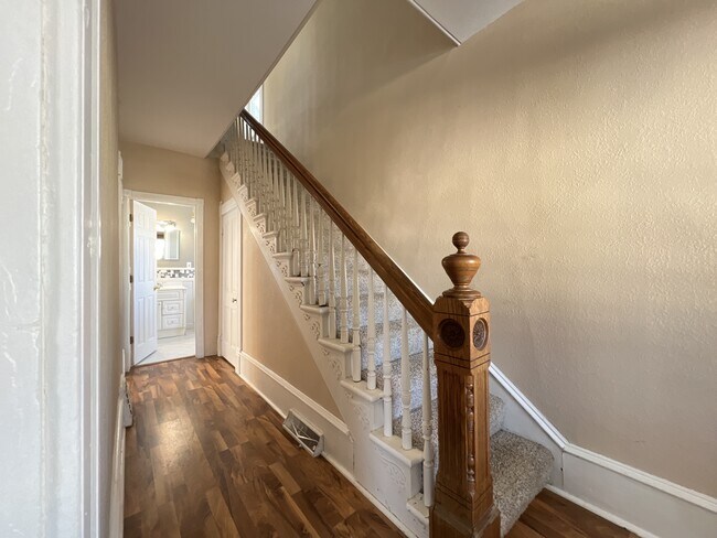 Foto del edificio - 1950 Bennett St