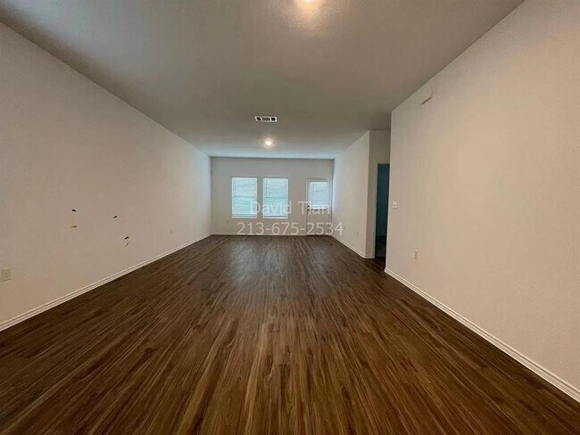 Foto del edificio - 14017 Saving Grace Wy