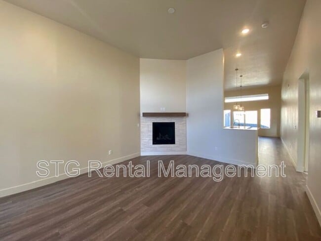 Building Photo - 939 S 25 W