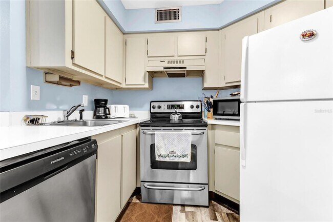 Foto del edificio - 3652 Southpointe Dr