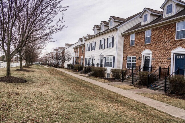 Foto del edificio - 587 Lazelle Rd