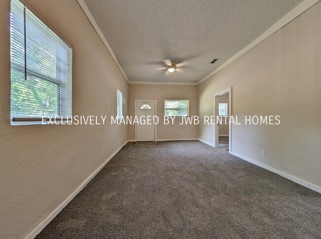 Foto del edificio - 1622 Rosanne St
