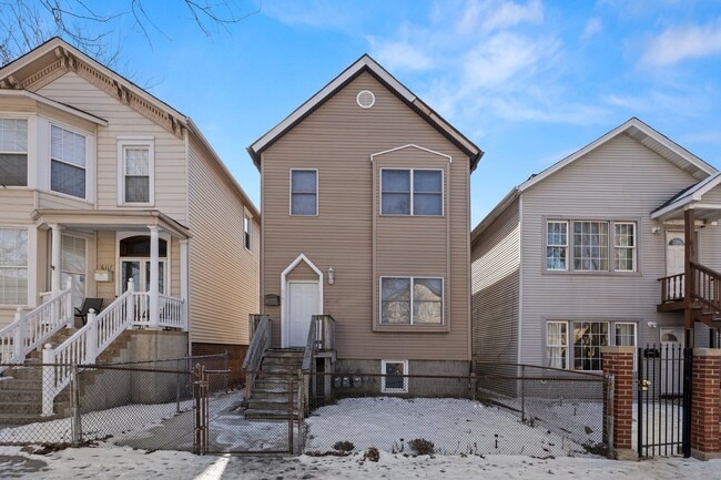 Building Photo - 613 W 43rd Pl