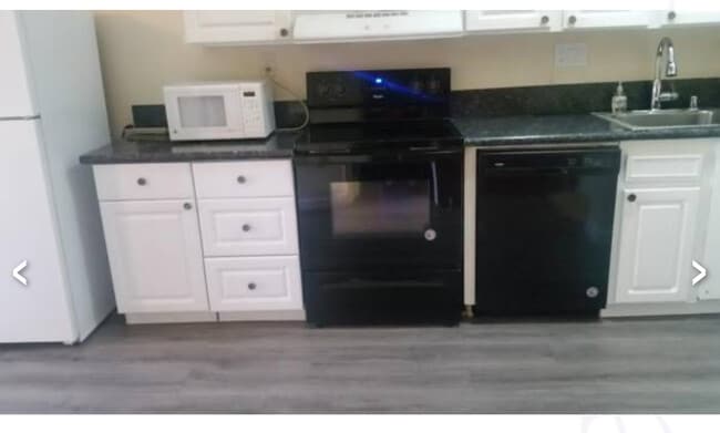 Kitchen - 3760 Florida St