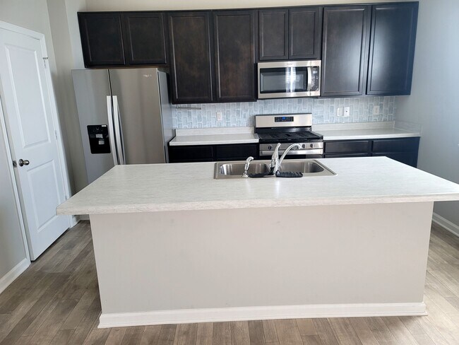 Foto del edificio - 1663 Fairmount Dr
