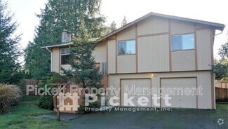 Building Photo - 2221 NE Lexington Dr