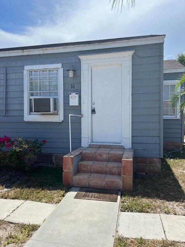 311 S J St, Lake Worth, FL 33460 Townhome Rentals in Lake Worth FL