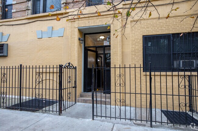 Building Photo - 346 Bedford Ave