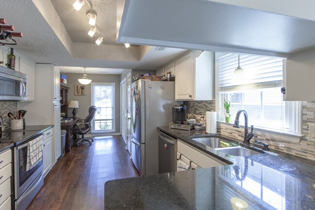 Building Photo - 6818 Copernicus Circle