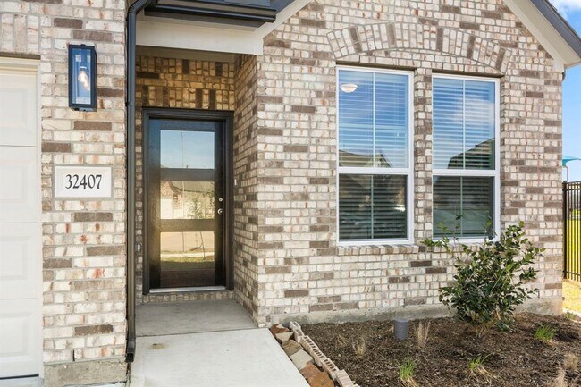 Building Photo - 32407 Hamilton Crest Dr