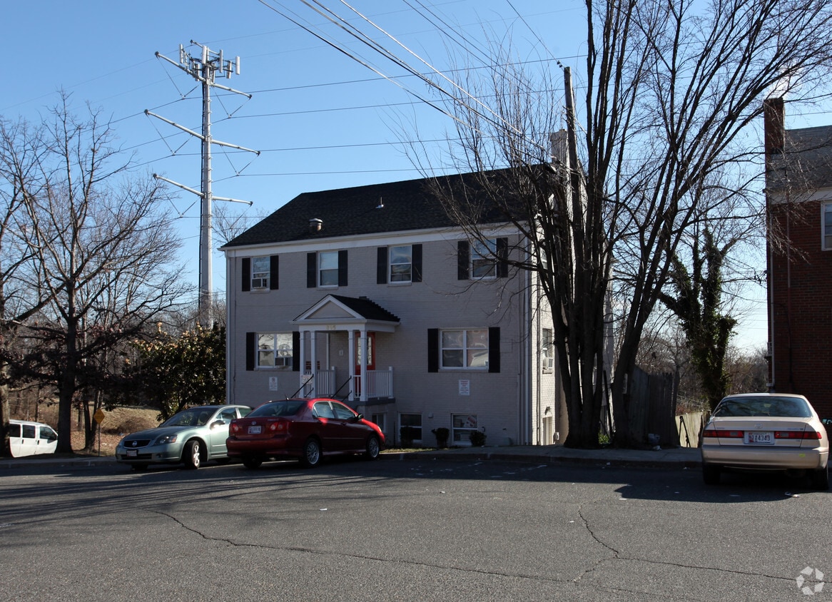 Primary Photo - 835 Fairview Ave