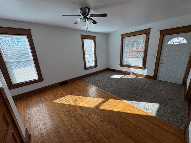 Foto del edificio - 1234 Goodhue Blvd