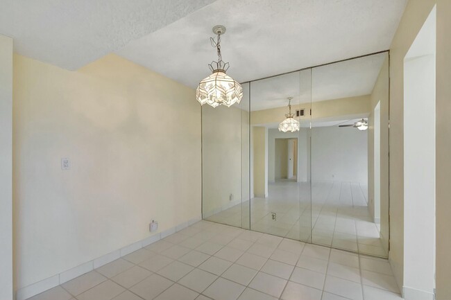 Building Photo - 3810 Via Poinciana